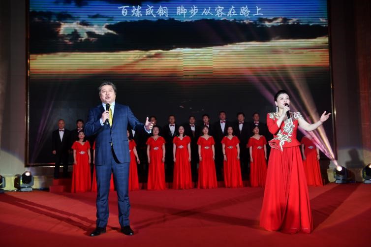 人生就是博尊龙唱响《向往》